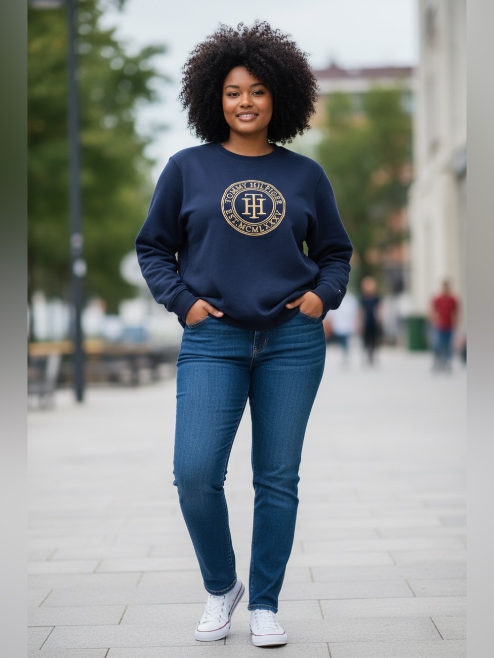 Tommy Hilfiger Navy Crewneck Sweatshirt with Gold Logo